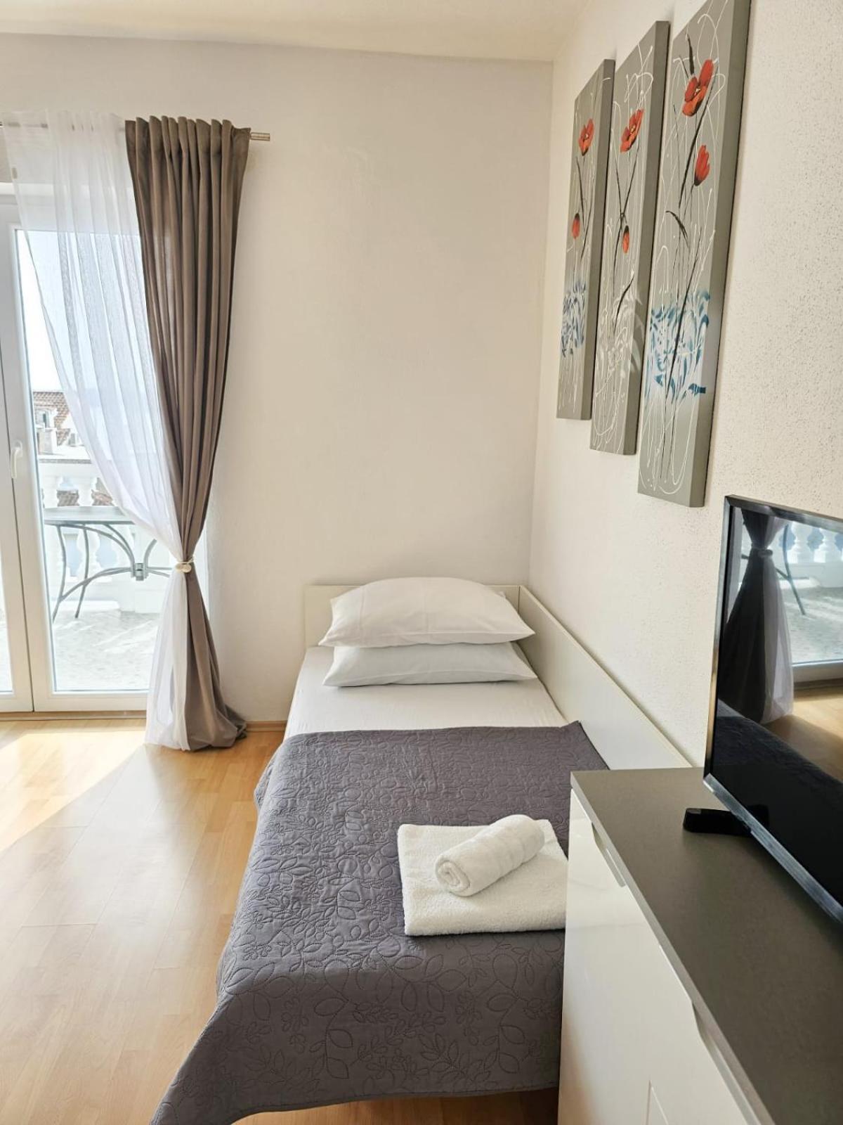 Apartments Karalic Ll Crikvenica Exterior photo